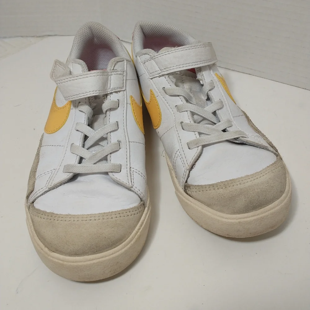 Nike Blazer Low '77 Vintage‎ Sneaker, White,Yellow And Pink, Size 2Y